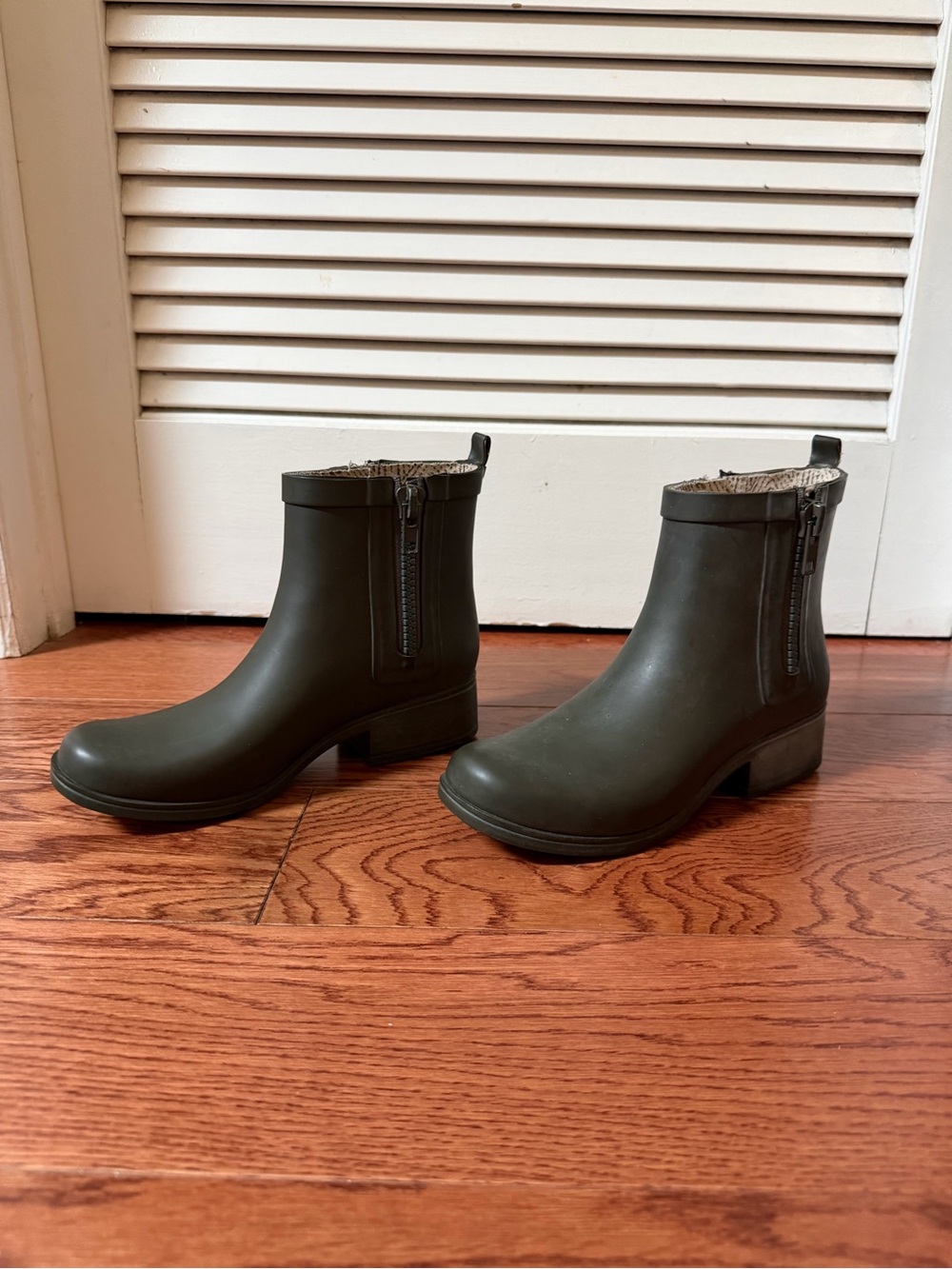 Lucky Brand rain booties